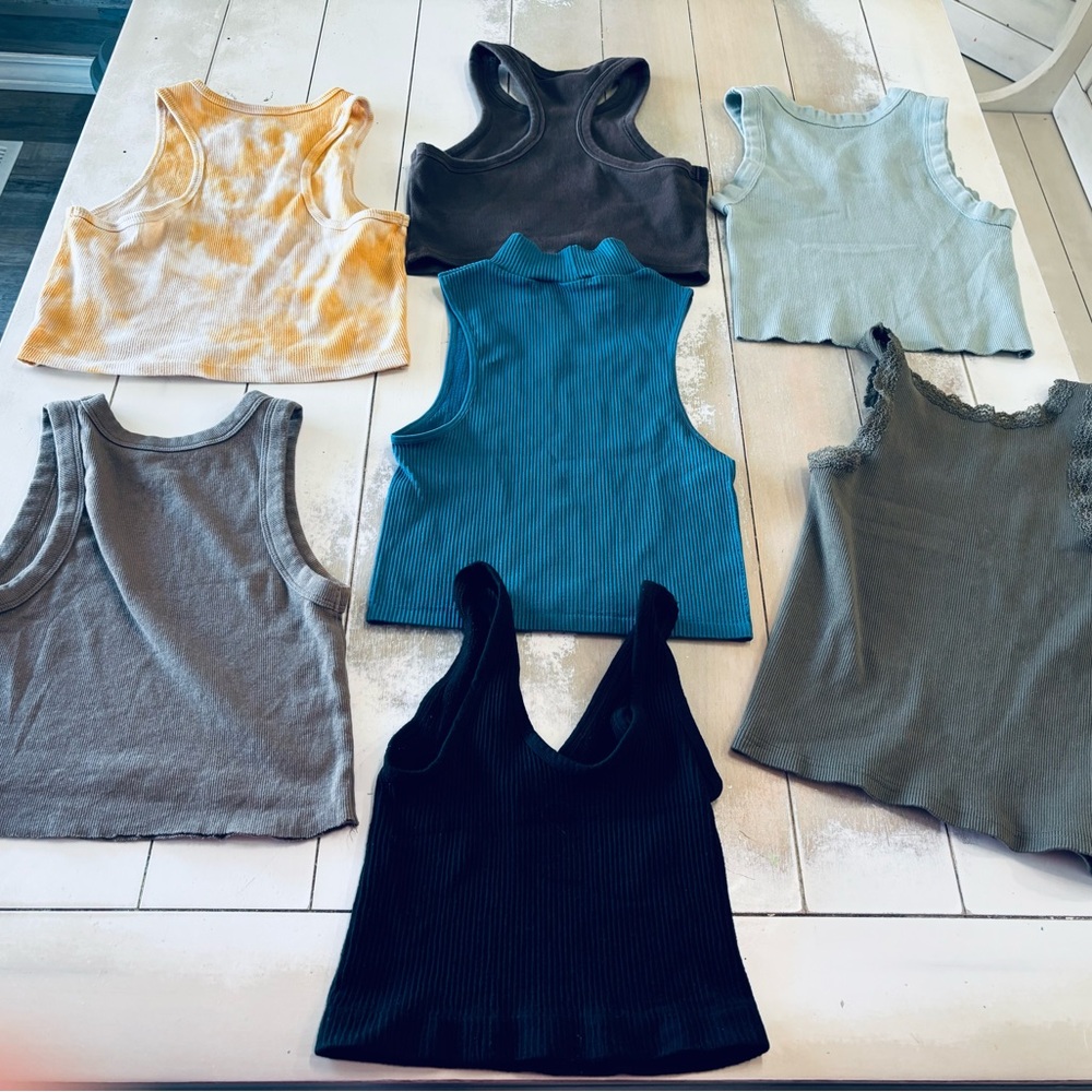 Bundle of women’s size XS/S tanks-7 total - Picture 16 of 16